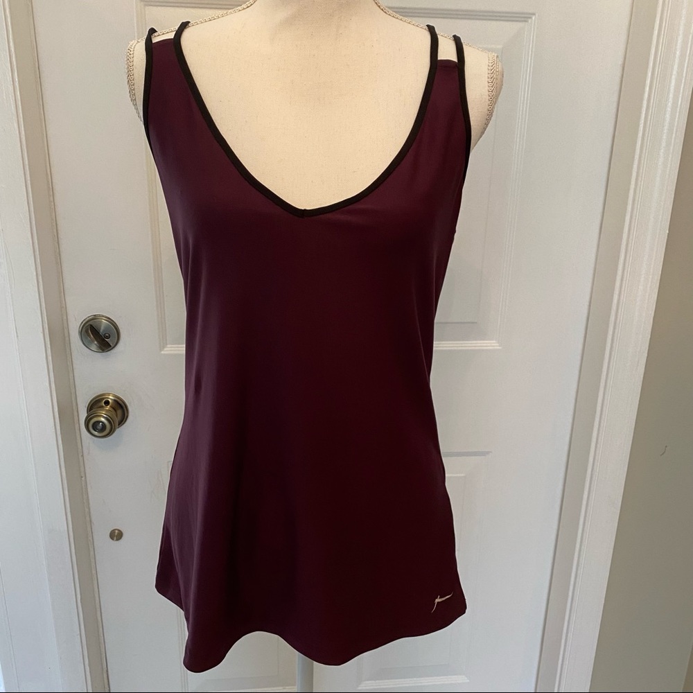 Gottex yoga/workout tank with crisscross back